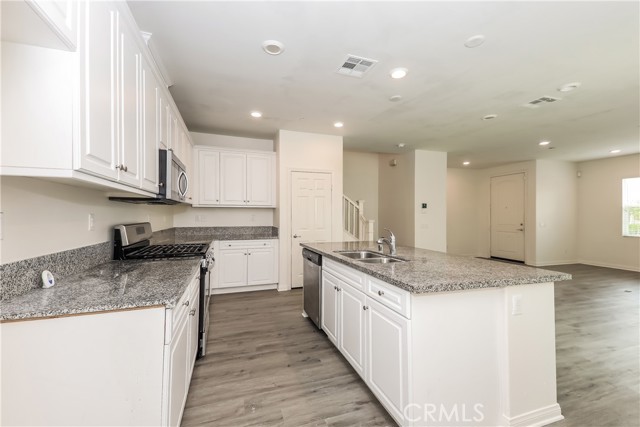 Detail Gallery Image 7 of 14 For 7460 Jersey St, Chino,  CA 91708 - 4 Beds | 2/1 Baths