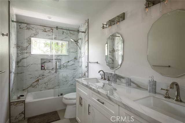 27843 Peninsula N Drive, Lake Arrowhead CA: https://media.crmls.org/medias/f362a2f7-271a-4794-a3b7-dbfd18852a9f.jpg