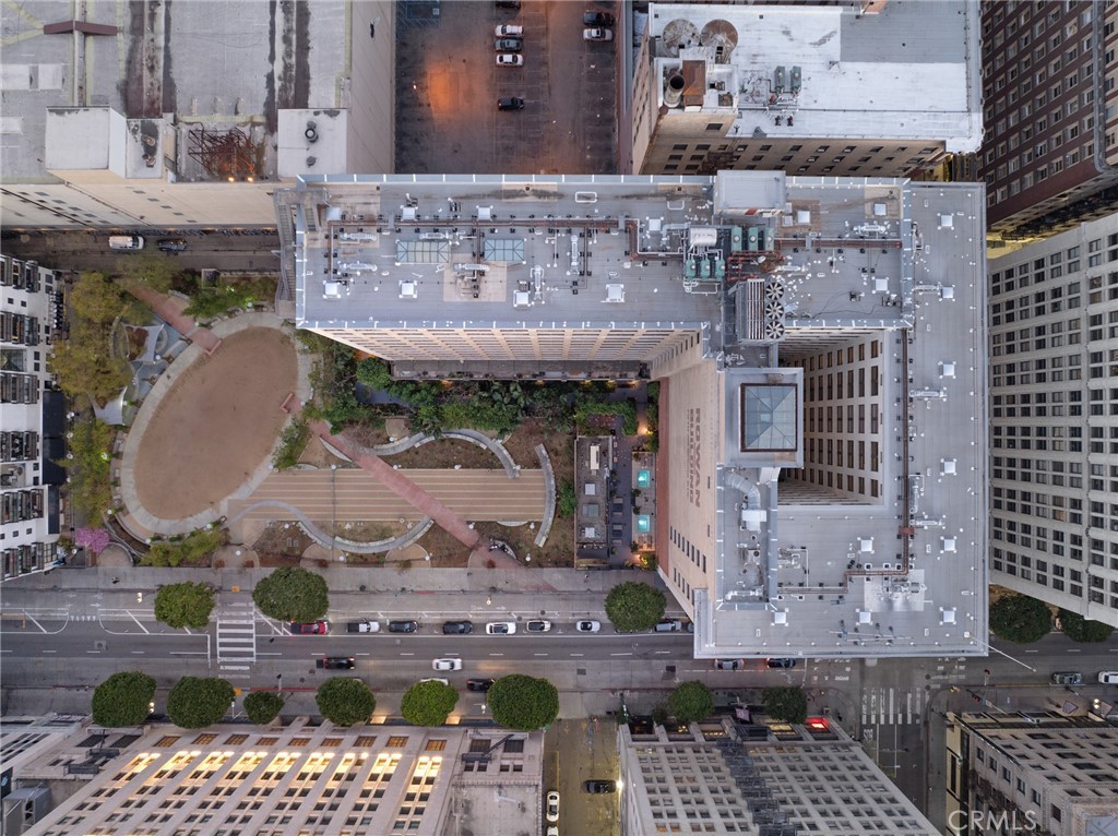 https://media.crmls.org/medias/f362dc1e-aae5-44ee-b96e-880f11aff38a.jpg?preset=X-Large