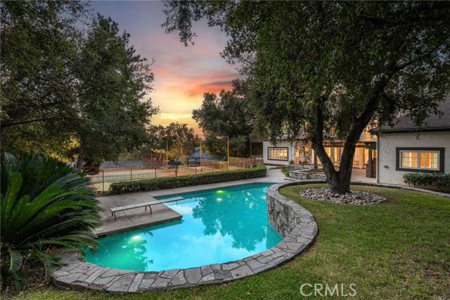533 E Sierra Madre Avenue, Glendora CA: https://media.crmls.org/medias/f3649c37-0693-4307-8282-c4d880bf4d0f.jpg