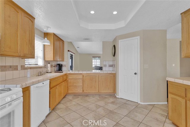 Detail Gallery Image 16 of 46 For 12790 Amberwood, Victorville,  CA 92395 - 3 Beds | 2 Baths