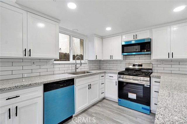 Detail Gallery Image 18 of 35 For 2808 Riverview, Madera,  CA 93637 - 4 Beds | 2/2 Baths