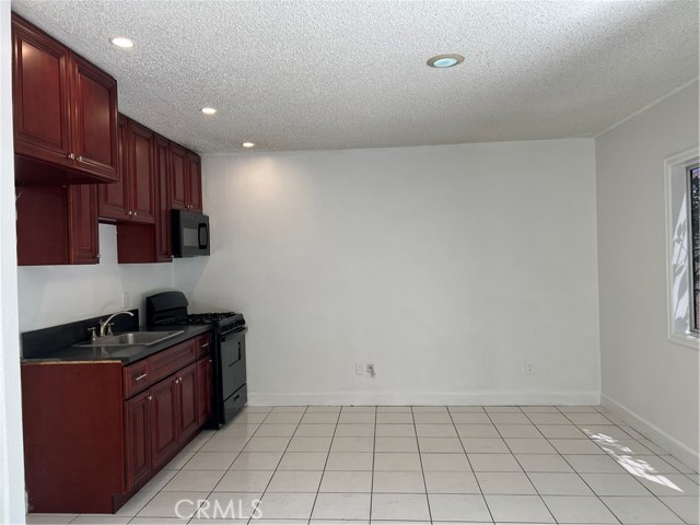 1136 Cary Avenue, Wilmington CA: https://media.crmls.org/medias/f365b35d-5e3d-41c3-9f3b-3aade1ab15a8.jpg