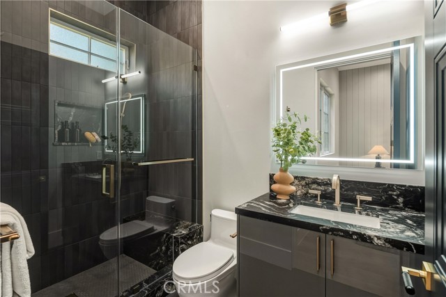 Detail Gallery Image 44 of 56 For 20511 Wells Dr, Woodland Hills,  CA 91364 - 6 Beds | 6/1 Baths