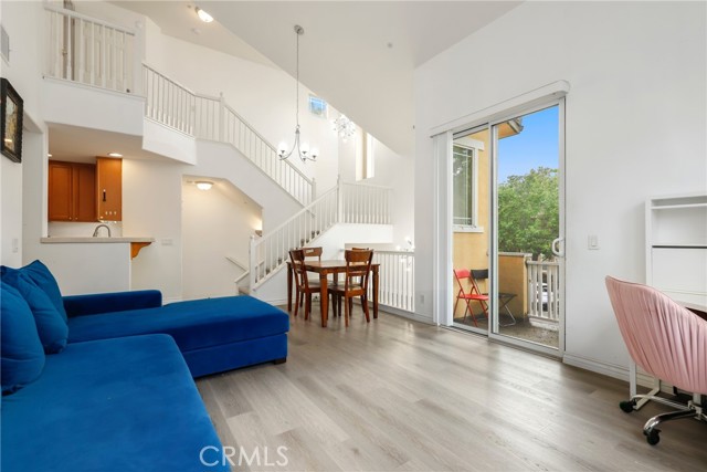 Image 4 of 16 For 33 Chadron  