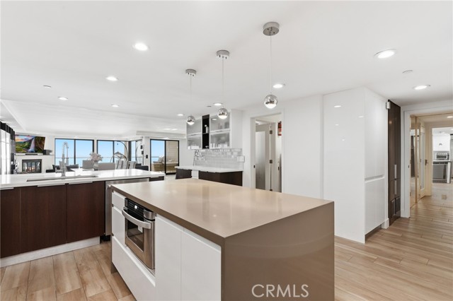 Detail Gallery Image 14 of 66 For 410 Corto Ln #E,  San Clemente,  CA 92672 - 2 Beds | 3 Baths