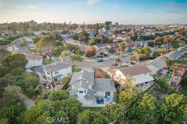 1120 Ysabel Street, Redondo Beach, California 90277, 4 Bedrooms Bedrooms, ,3 BathroomsBathrooms,Residential,Sold,Ysabel,SB24009660