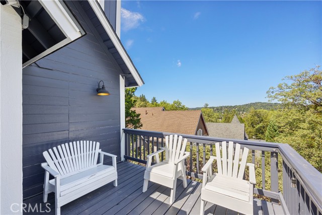 28833 Manitoba Drive, Lake Arrowhead CA: https://media.crmls.org/medias/f367251a-ec94-4c7c-bfcb-c3513cb71922.jpg