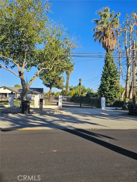 Detail Gallery Image 2 of 5 For 10641 Juniper, Fontana,  CA 92337 - 4 Beds | 2 Baths