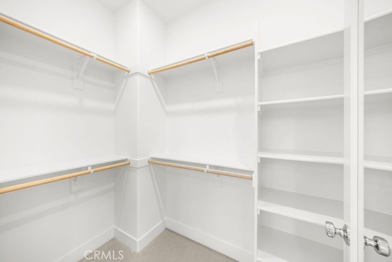 https://media.crmls.org/medias/f368a0a2-6229-4e4a-847f-fe674249435a.jpg?preset=X-Large