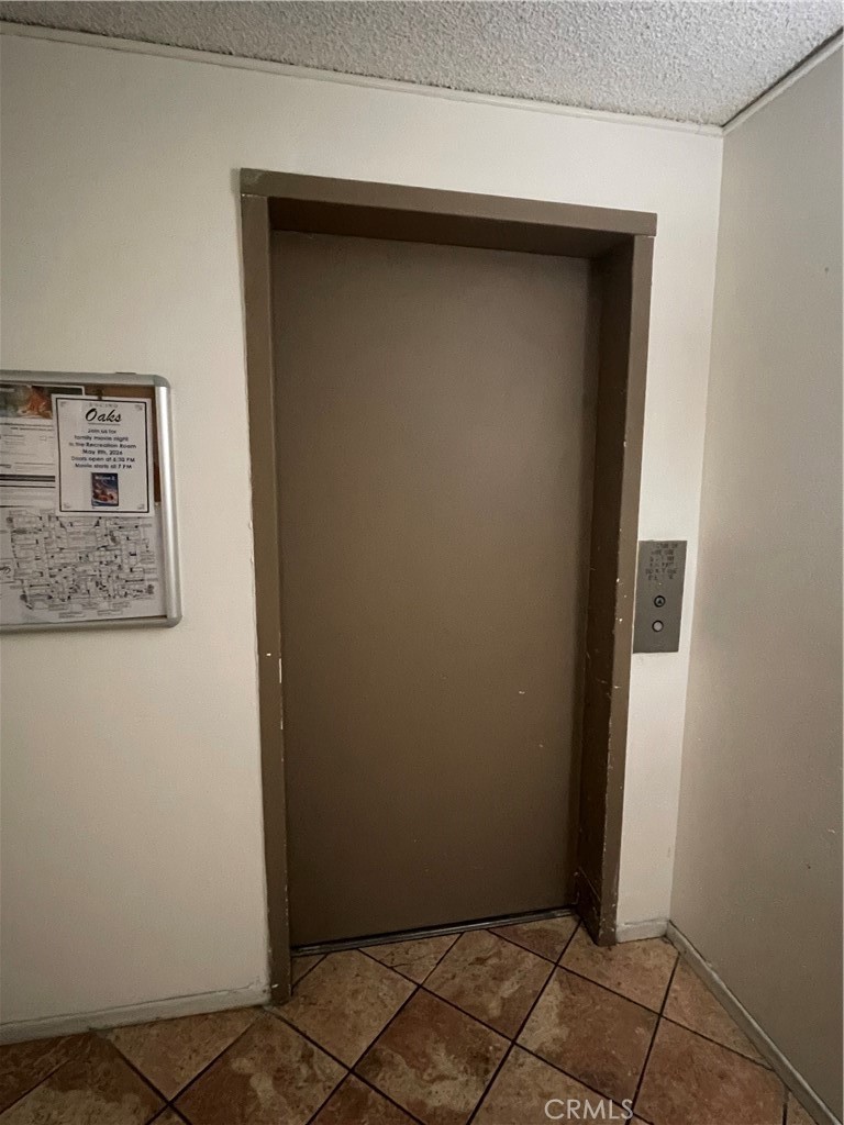 https://media.crmls.org/medias/f368ca01-58fe-44b8-8765-9b6d759f7dbf.jpg?preset=X-Large