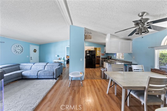 3663 Buchanan Street, Riverside CA: https://media.crmls.org/medias/f369b842-52a7-439d-befe-fae7e98275bf.jpg