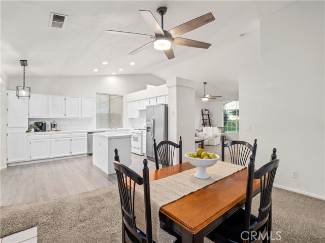 Detail Gallery Image 9 of 29 For 2725 Beverly Ave, Clovis,  CA 93611 - 3 Beds | 2 Baths