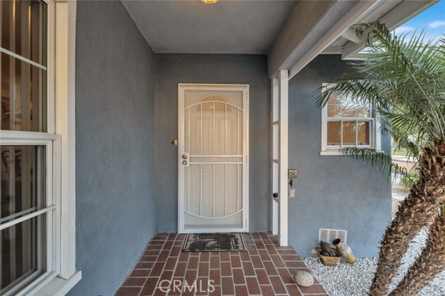 16908 Los Alimos Street, Granada Hills CA: https://media.crmls.org/medias/f36b5bb0-bde9-4ec7-967a-3b97a382e950.jpg
