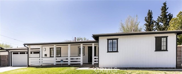 1222 W Kettering Street, Lancaster CA: https://media.crmls.org/medias/f36b68ad-6310-4dea-b773-090d61f61a59.jpg