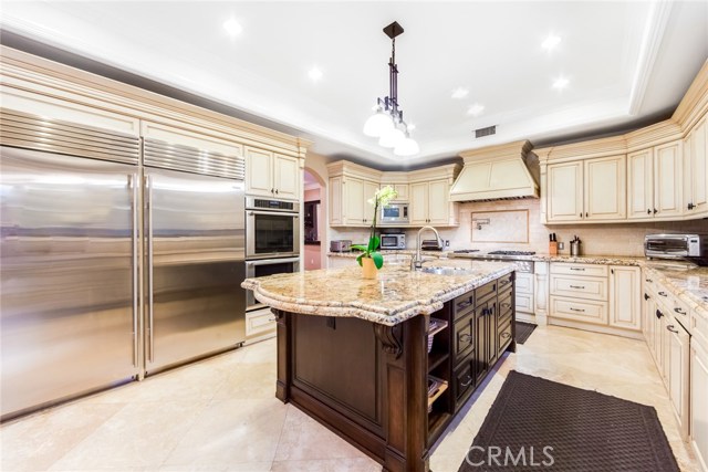 Detail Gallery Image 26 of 52 For 12530 Collins St, Valley Glen,  CA 91607 - 6 Beds | 5/1 Baths