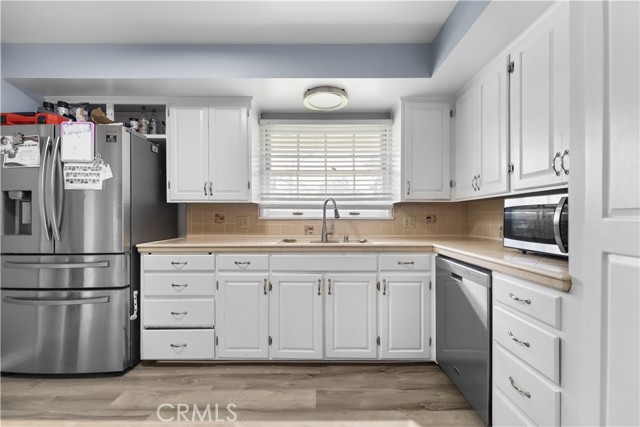 Detail Gallery Image 9 of 33 For 5818 Sycamore, Rialto,  CA 92377 - 3 Beds | 2/1 Baths