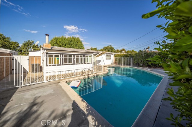 Detail Gallery Image 13 of 17 For 27416 Dewdrop Ave, Canyon Country,  CA 91351 - 4 Beds | 2 Baths