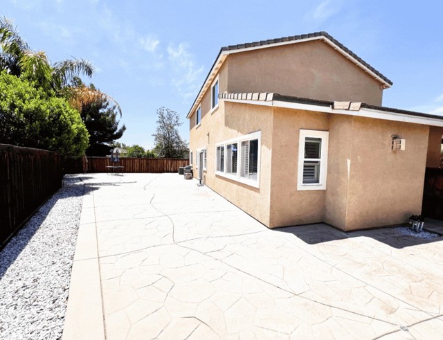 Image 1 of 2 For 1152 Hawthorn Lane