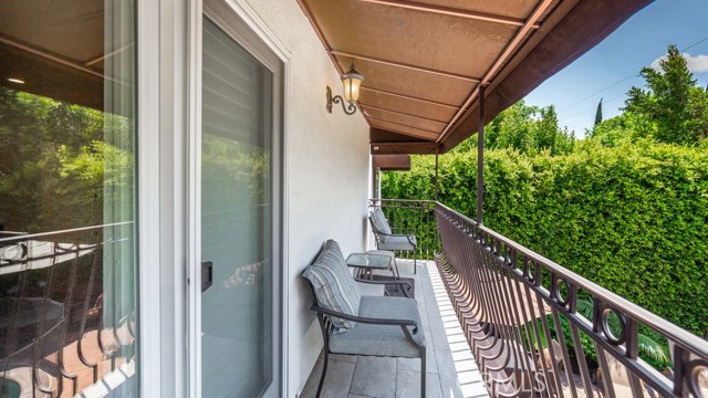 Detail Gallery Image 39 of 61 For 4461 Stern Ave, Sherman Oaks,  CA 91423 - 5 Beds | 4/1 Baths