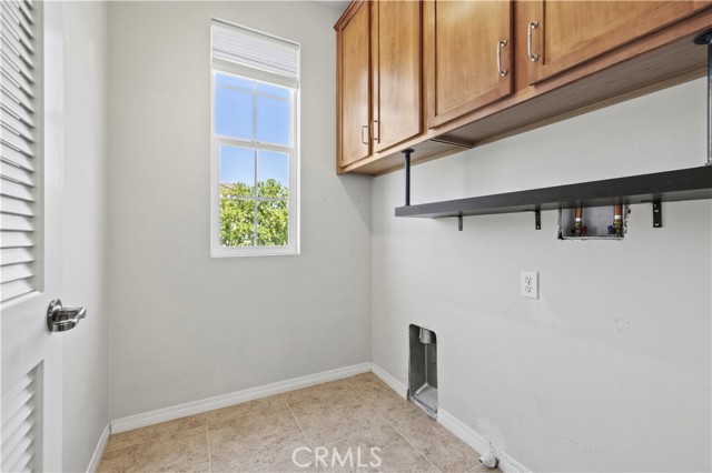 28507 Herrera Street, Valencia CA: https://media.crmls.org/medias/f36ed079-fdcf-4817-a781-11e4d1f341b8.jpg