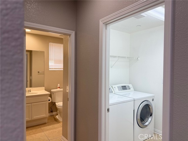 Detail Gallery Image 12 of 36 For 4547 Nicole Way, Riverside,  CA 92501 - 5 Beds | 3/1 Baths