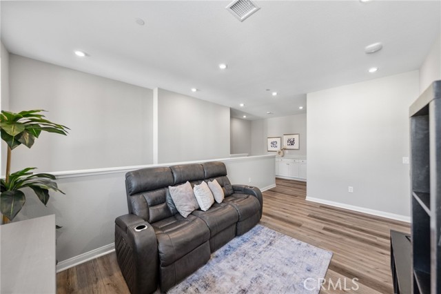 Detail Gallery Image 18 of 51 For 1704 Laurelwood, Oceanside,  CA 92056 - 3 Beds | 2/1 Baths