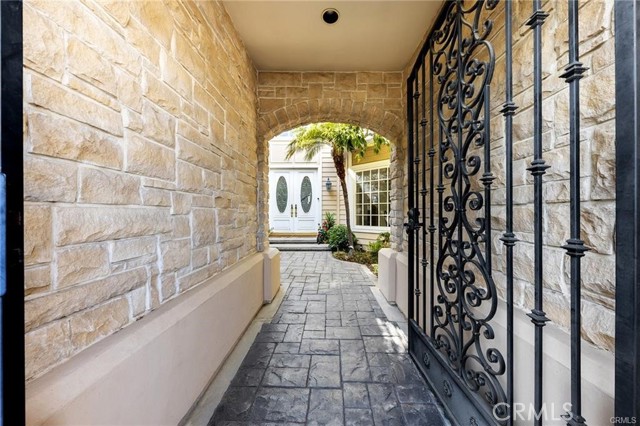 Detail Gallery Image 6 of 73 For 779 Coral Tree, Upland,  CA 91784 - 6 Beds | 5/2 Baths