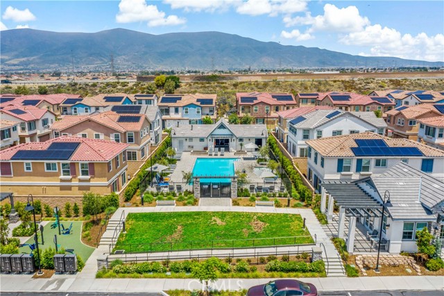 15210 Horizon Street, Fontana CA: https://media.crmls.org/medias/f36f7c02-e910-433f-942e-5c1dc44c4343.jpg