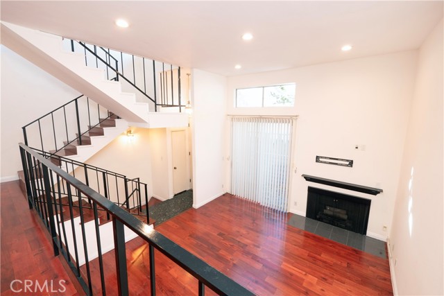 Detail Gallery Image 12 of 39 For 12334 Chandler #C,  Valley Village,  CA 91607 - 2 Beds | 2 Baths