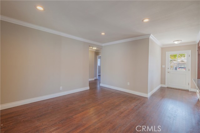 12019 Busiris Ave, Norwalk CA: https://media.crmls.org/medias/f3708e90-b9c5-4c27-918a-d9eb51b73c29.jpg