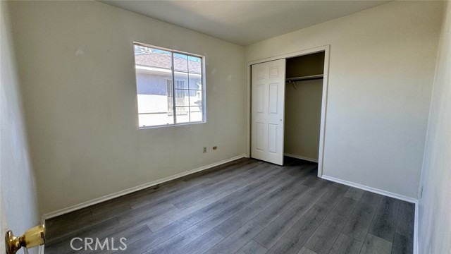 Detail Gallery Image 7 of 10 For 715 Houchin, Bakersfield,  CA 93304 - 3 Beds | 2 Baths