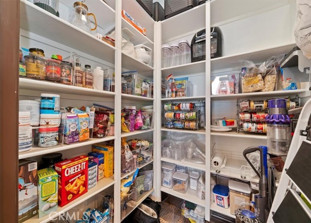 16850 Nandina Avenue, Riverside CA: https://media.crmls.org/medias/f371da97-c20a-430c-a58c-3f66748ded71.jpg