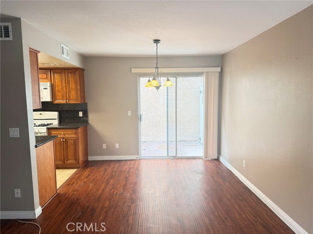 Detail Gallery Image 5 of 10 For 77 N Michigan Ave #3,  Pasadena,  CA 91106 - 2 Beds | 1/1 Baths