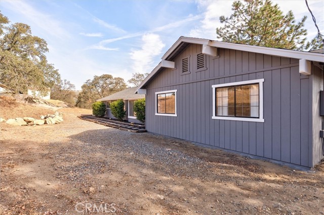 Detail Gallery Image 5 of 56 For 28891 Crystal Springs Ct, Coarsegold,  CA 93614 - 4 Beds | 2 Baths