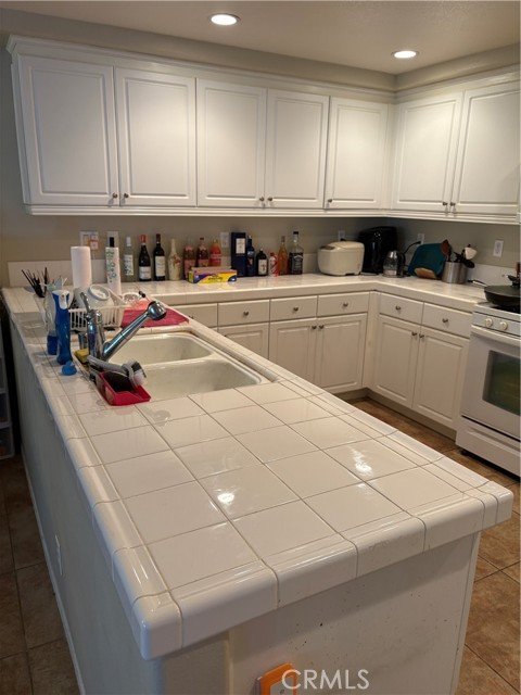 Detail Gallery Image 6 of 17 For 15903 Fountain Ln, Chino,  CA 91708 - 2 Beds | 2/1 Baths