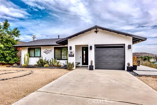 Detail Gallery Image 2 of 58 For 61910 Sunburst, Joshua Tree,  CA 92252 - 2 Beds | 1 Baths