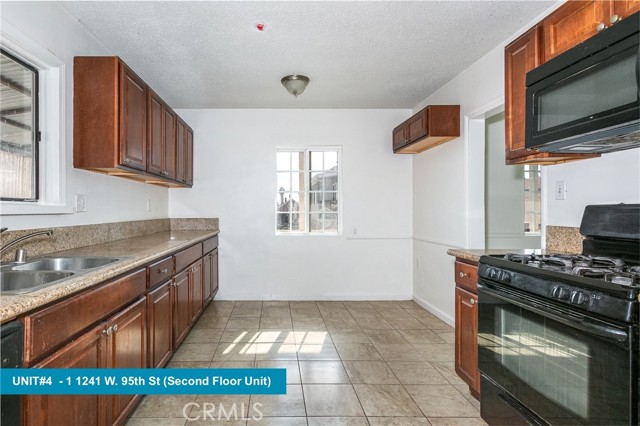 1241 W 95th Street, Los Angeles CA: https://media.crmls.org/medias/f374f62f-e0a0-4b8d-943c-11101a9e549a.jpg