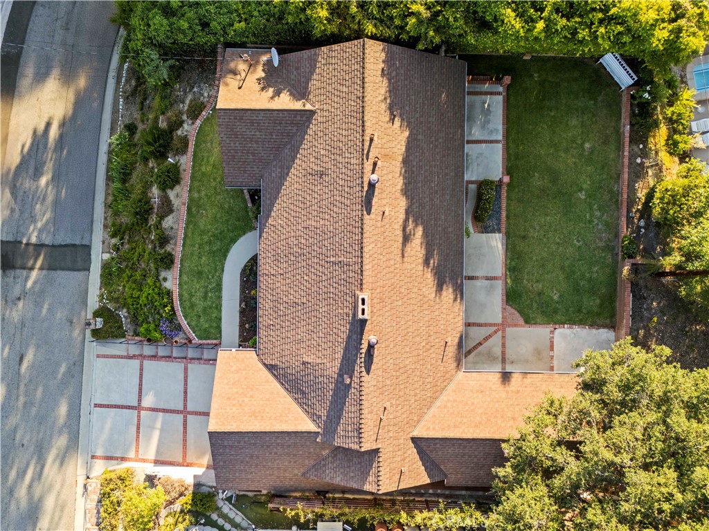 https://media.crmls.org/medias/f37566c1-76cb-4d8d-8579-cb84d42285cc.jpg?preset=X-Large