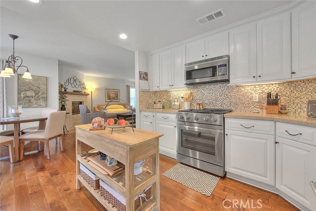 13563 Meadow Crest Drive, Chino Hills CA: https://media.crmls.org/medias/f3758c32-de81-4e70-a4d4-846a75bcfe84.jpg