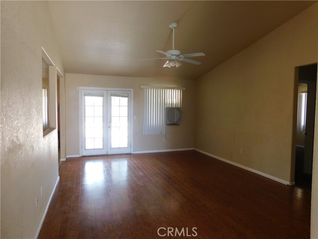 9330 Irene Avenue, California City CA: https://media.crmls.org/medias/f3758c96-b234-48d5-b243-41e1c4c641df.jpg