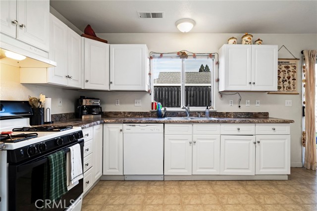 Detail Gallery Image 11 of 30 For 184 Remington Dr, Chico,  CA 95928 - 3 Beds | 2 Baths