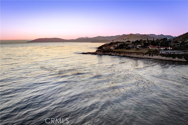 Detail Gallery Image 11 of 40 For 2091 Shoreline Dr, Pismo Beach,  CA 93449 - 3 Beds | 2/1 Baths