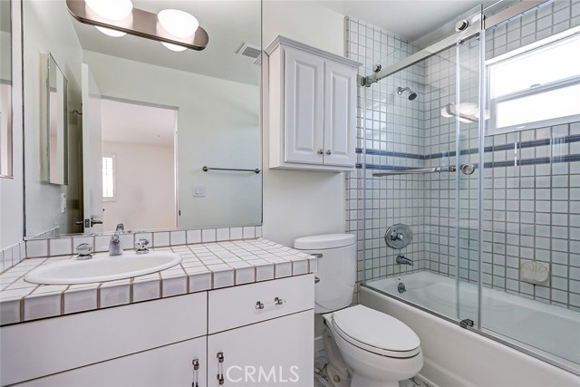 3304 Manhattan Avenue, Manhattan Beach, California 90266, 2 Bedrooms Bedrooms, ,2 BathroomsBathrooms,Residential,Sold,Manhattan,SB23169672