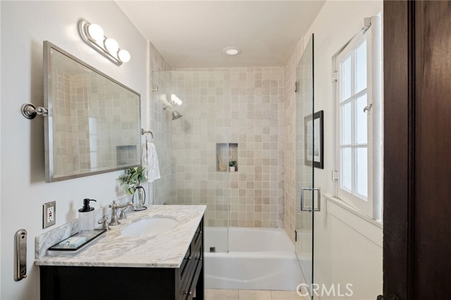 Image 11 of 37 For 525 Manhattan Beach Blvd