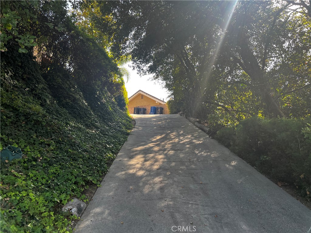 https://media.crmls.org/medias/f3780d10-34e3-47fa-85ca-c7f1b27d37d5.jpg?preset=X-Large