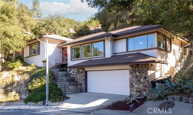 2541 Sleepy Hollow Drive, Glendale CA: https://media.crmls.org/medias/f3793f1c-175b-45c7-a699-03e2c9c7ef0f.jpg