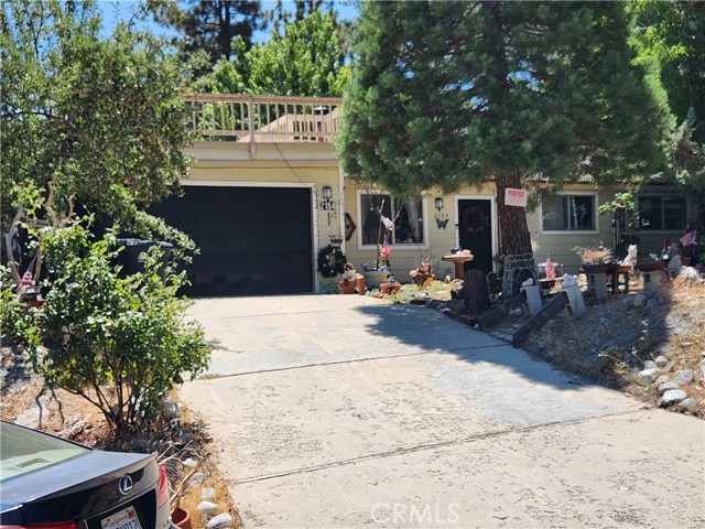 Detail Gallery Image 1 of 23 For 2164 Outer Hwy 2, Wrightwood,  CA 92397 - 2 Beds | 2 Baths