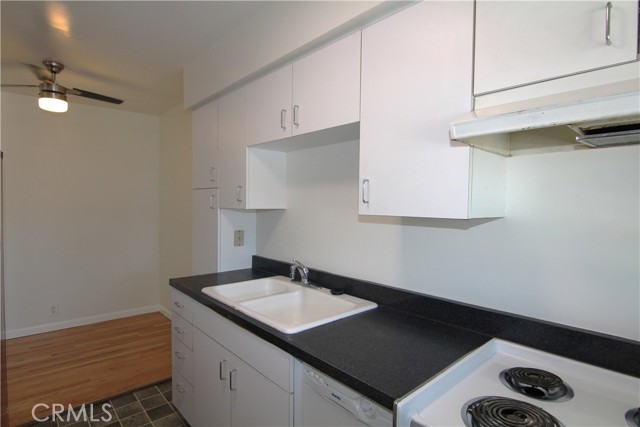 Detail Gallery Image 5 of 29 For 3130 E 2nd #10,  Long Beach,  CA 90803 - 1 Beds | 1 Baths