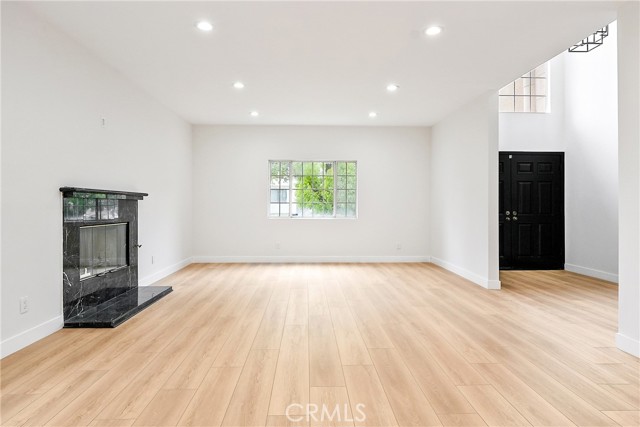 Detail Gallery Image 5 of 34 For 5165 Etiwanda Ave, Tarzana,  CA 91356 - 4 Beds | 5 Baths